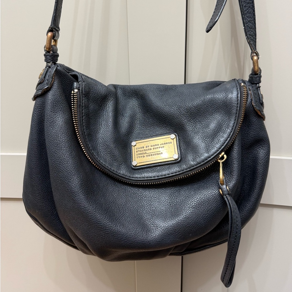 Marc Jacobs Y2K Natasha Leather Crossbody Retro Pebbled Black Gold Preppy NYC